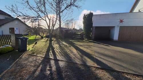 Blick aufs Grundstück - 