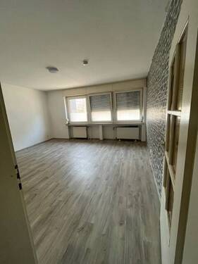 20240415 46 Wohnzimmer.jpg - 2 Zimmer Etagenwohnung zur Miete in Gelsenkirchen