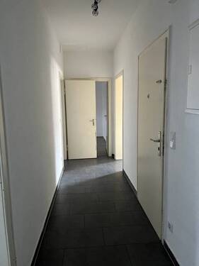 20240415 46 Flur.jpg - Etagenwohnung mit 60,00 m² in Gelsenkirchen zur Miete