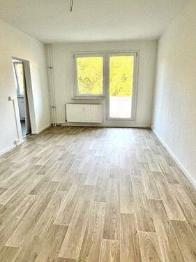 Wohnzimmer - 3 Zimmer Etagenwohnung zur Miete in Schwerin