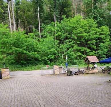 Einfahrt - Mehrfamilienhaus, Wohnhaus mit 520,00 m² in Sattelmühle zum Kaufen