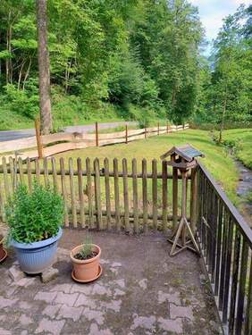 Grundstück entlang der Straße - 