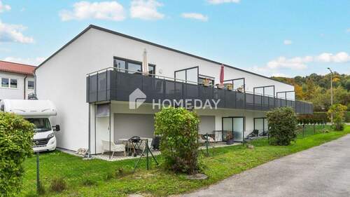 Außenansicht 5 - Neubauwohnung in Deggendorf - energieeffizient, mit großem Balkon und Stellplatz (KfW 55)