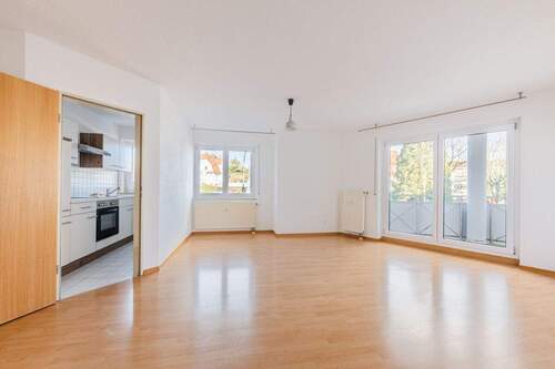 Wohnbereich - 2 Zimmer Etagenwohnung in Singen