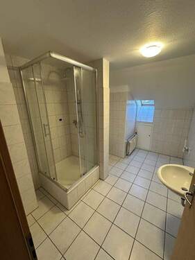 Duschbad 1 - Etagenwohnung mit 120,00 m&sup2; in Braunschweig zur Miete