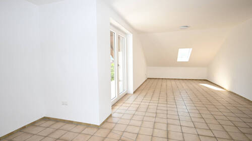 Helles Wohnzimmer... - 3 Zimmer Etagenwohnung zum Kaufen in Lupburg
