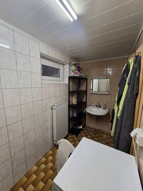 Bad mit Dusche - 