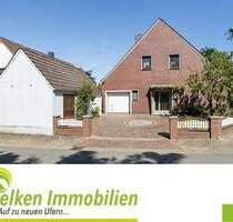 Ein- bis Zweifamilienhaus mit zwei Garagen, Carport und großem Garten - Stuhr Brinkum