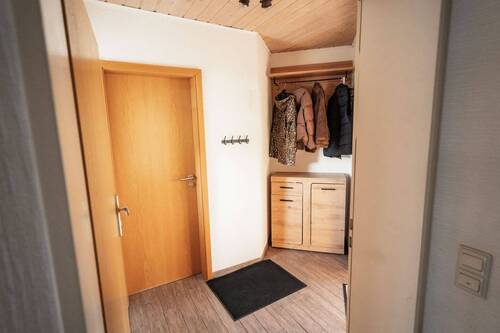Garderobe - 4 Zimmer Etagenwohnung zum Kaufen in Aalen
