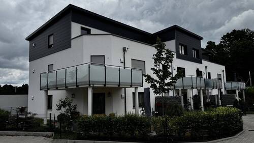 Hausansicht 2 - 3 Zimmer Etagenwohnung zur Miete in Rottenburg an der Laaber