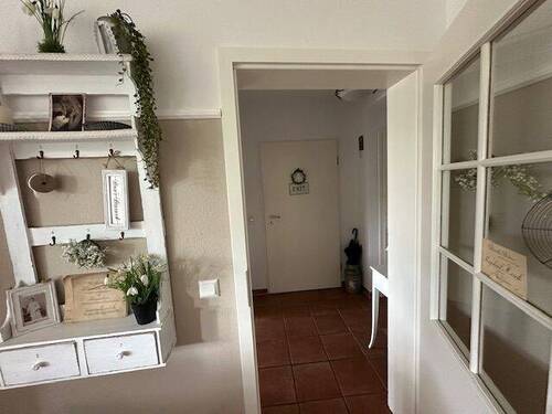 Eingangsbereich Teilansicht - 4 Zimmer Etagenwohnung zum Kaufen in Gleichen
