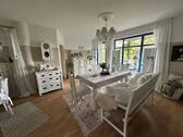 Wohnzimmer Teilansicht - 4 Zimmer Etagenwohnung in Gleichen