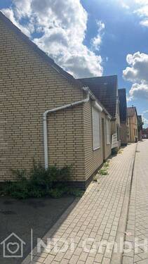 Fassade an der Straße - 4 Zimmer Einfamilienhaus in Uetersen