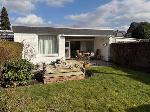 Südseite mit überdachter Terrasse - 4 Zimmer Reihenmittelhaus zum Kaufen in Nordhorn