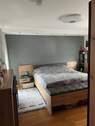 Schlafzimmer mit Zugang zum Balkon - 3 Zimmer Etagenwohnung in Kaiserslautern
