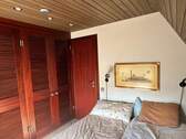 Schlafzimmer mit Einbauschrank - 