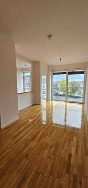 Wohnzimmer 2 - 2 Zimmer Etagenwohnung zur Miete in Moers