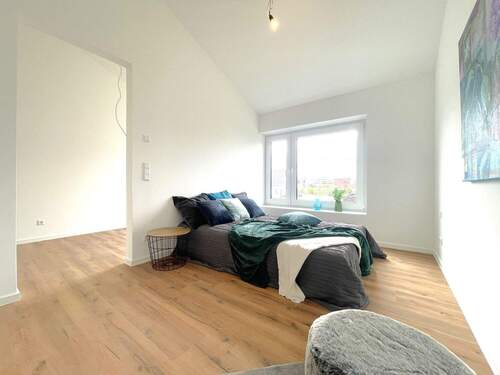 Schlafzimmer mit begehbarem Schrank - 5 Zimmer Reihenmittelhaus zur Miete in Billerbeck