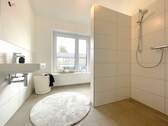 Badezimmer im Obergeschoss - 5 Zimmer Reihenmittelhaus in Billerbeck
