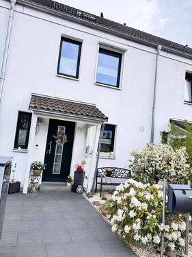 Hausansicht - Hochwertiges Reihenmittelhaus in Greifswald !