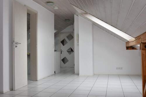 DG Wohnen - Blick Richtung Küche / Eingang - 