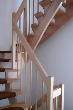 Echtholztreppe - 5 Zimmer Doppelhaushälfte zur Miete in Forchheim