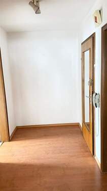 EG (groß) Flur - 1 Zimmer Mehrfamilienhaus, Wohnhaus in Baden-Baden