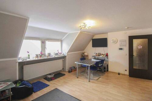 Wohnbereich 2. OG - 3 Zimmer Einfamilienhaus zum Kaufen in Amberg