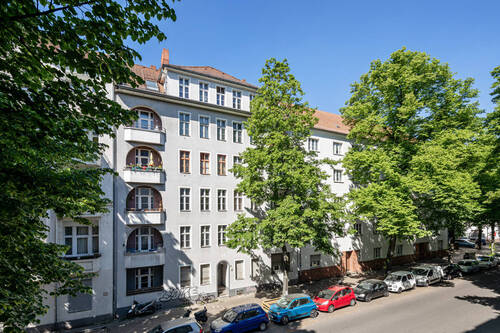 Fontanestraße - Keine SPERRFRIST: Lichtdurchflutete DG-Wohnung im Schillerkiez