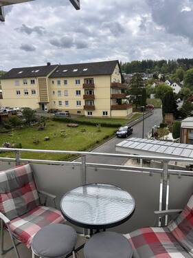 Balkon - Etagenwohnung mit 56,00 m&sup2; in Bad Brückenau zur Miete