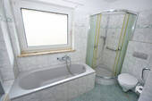 Badezimmer EG Bild 2 - 