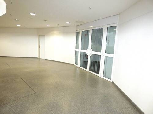 Eingang - Flexible Gewerbefläche in Düsseldorf - ideal für Praxis oder Büro