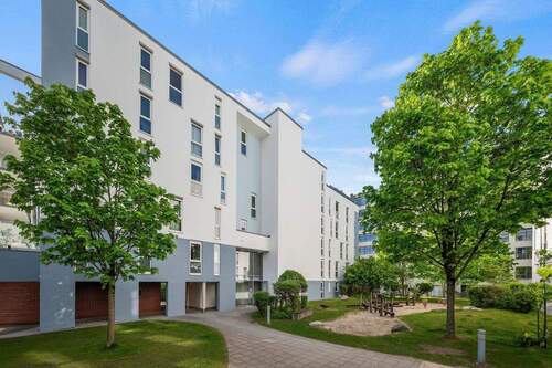 Hauseingang - 2 Zimmer Etagenwohnung zum Kaufen in München