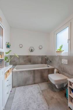 Bad - 4 Zimmer Etagenwohnung in Bietigheim-Bissingen