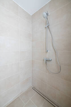 Best_Place_Schillerstraße_23_13158_Berlin_WE4_Bad-7 - 3 Zimmer Etagenwohnung zum Kaufen in Berlin