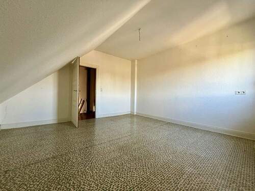 Dachgeschoss: Zimmer 2 (Wohnfläche) - 