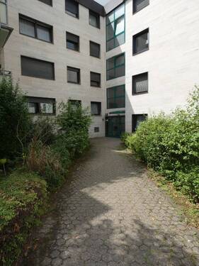 Haus - Moderne Dachgeschosswohnung - Vermietet, mit Balkon und gute Lage