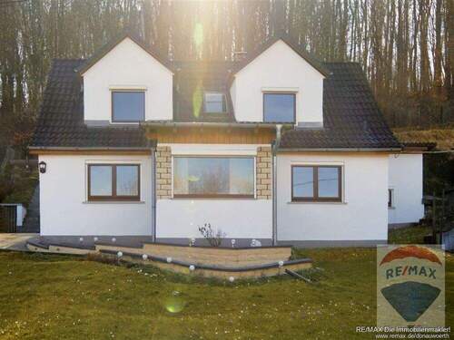 Straßenansicht - Charmantes Haus in ruhiger Naturlage