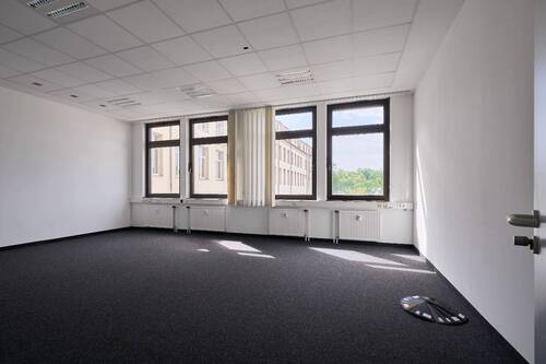 Bürofläche EG - Büro zur Miete in Nürnberg