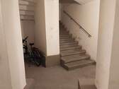 Treppenhaus / Zugang Kellergeschoss - 