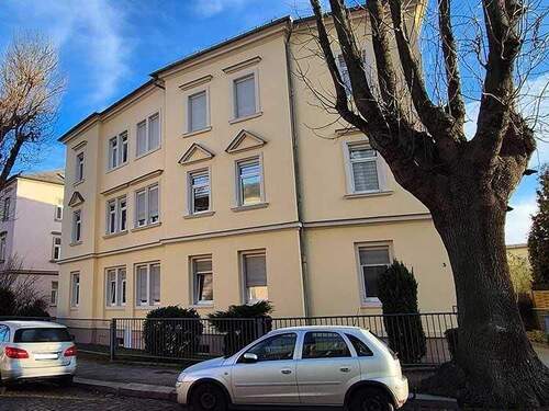 Gebäudeansicht - Charmante sanierte 2-Zimmer-Wohnung mit Wohnküche & Tageslichtbad