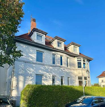 Hausansicht .jpg - Altbaurohling – Balkon, Gartennutzung & viel Entfaltungsspielraum, attraktiver Grundriss