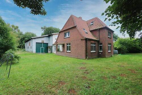Frontansicht - 6 Zimmer Mehrfamilienhaus, Wohnhaus in Weddingstedt