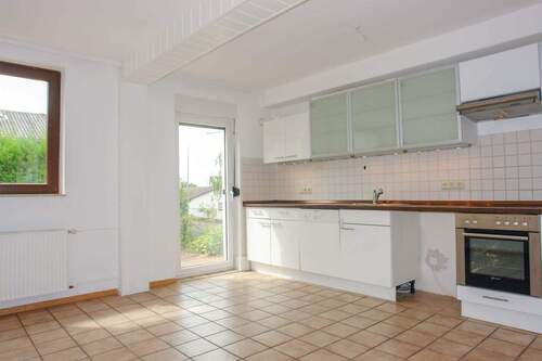 große Wohnküche - 3 Zimmer Etagenwohnung in Langgöns