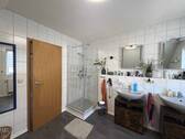 Bad - Blick zur Dusche - 