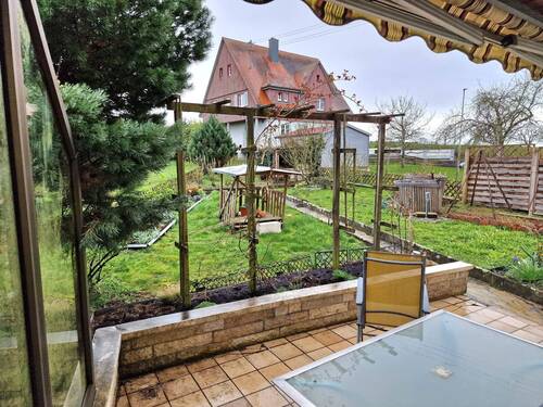 Blick von Terrasse in Garten.jpg - 