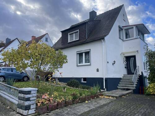Ansicht - Geräumiges Zweifamilienhaus mit Potential in FuldabrückBergshausen