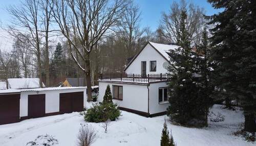 Hausfront - Idyllisches Wohnen in ruhiger Lage - Doppelhaushälfte mit Sonnenterrasse