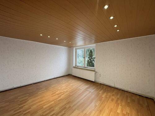 Schlafzimmer - 7 Zimmer Einfamilienhaus zum Kaufen in Brand-Erbisdorf