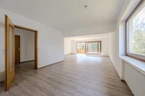 Wohn-/Esszimmer EG - 